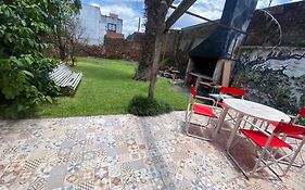 Casa a una cuadra de costanera Gualeguaychu Hasta 8 personas No se permiten fiestas
